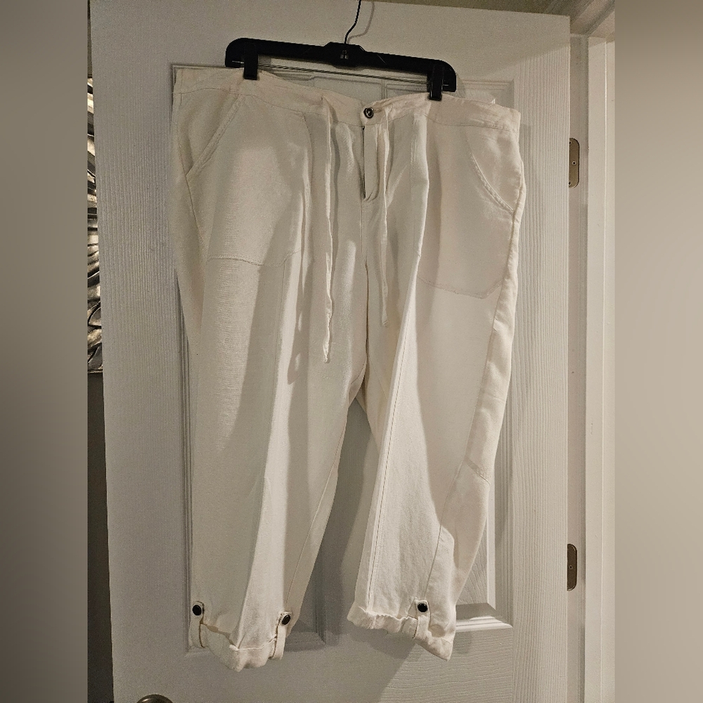 White Linen Blend Capris
